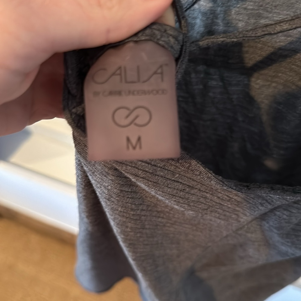 Workout Top - Picture 3 of 3